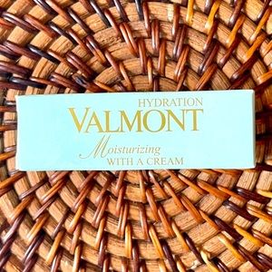 VALMONT MOISTURIZING WITH A CREAM TRAVEL SIZE MINI